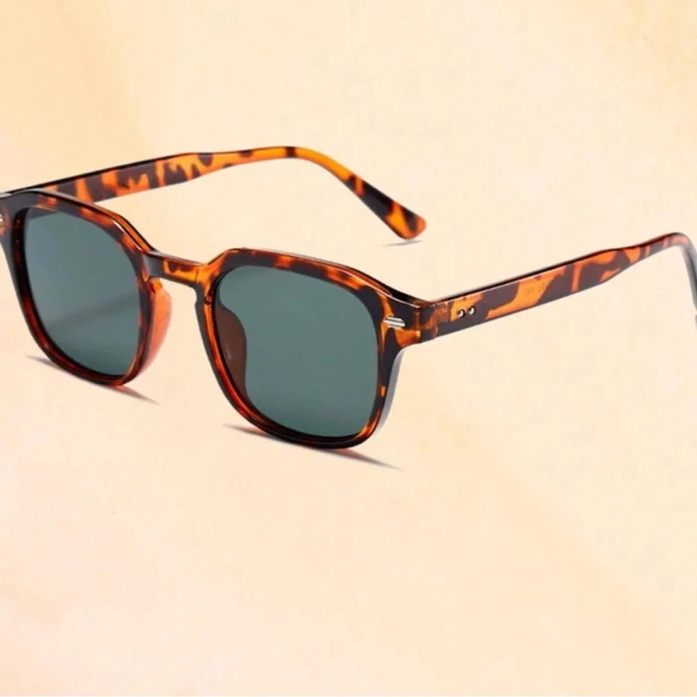 Sheen Kelly Men’s Retro Square Sunglasses Tortoiseshell NWT